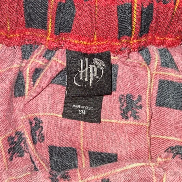 Hot Topic Harry Potter Skirt Small SM Red Plaid Pleated Gryffindor Elastic Waist - Picture 5 of 7